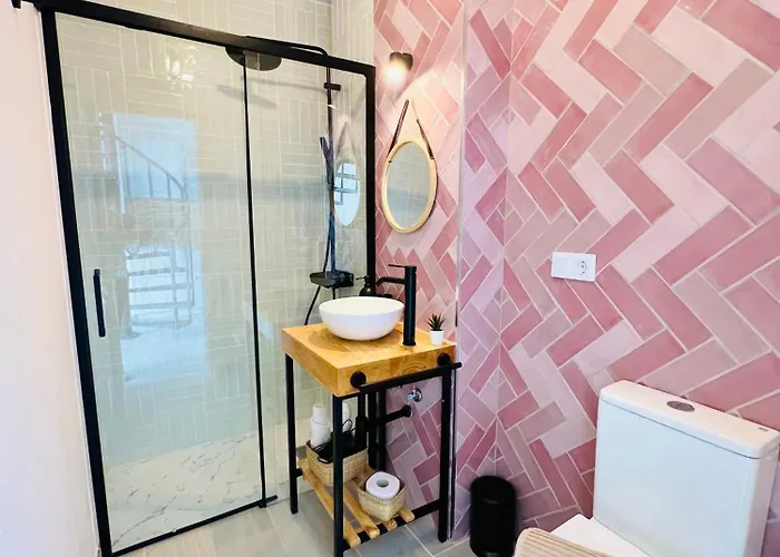 Coral Plaza 아파트 *